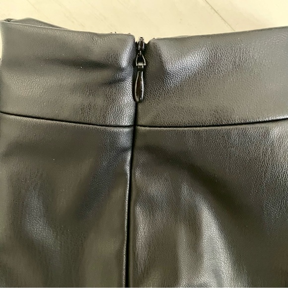 ZARA Black Faux Leather Vegan Skort, size Women’s Small - Picture 4 of 11